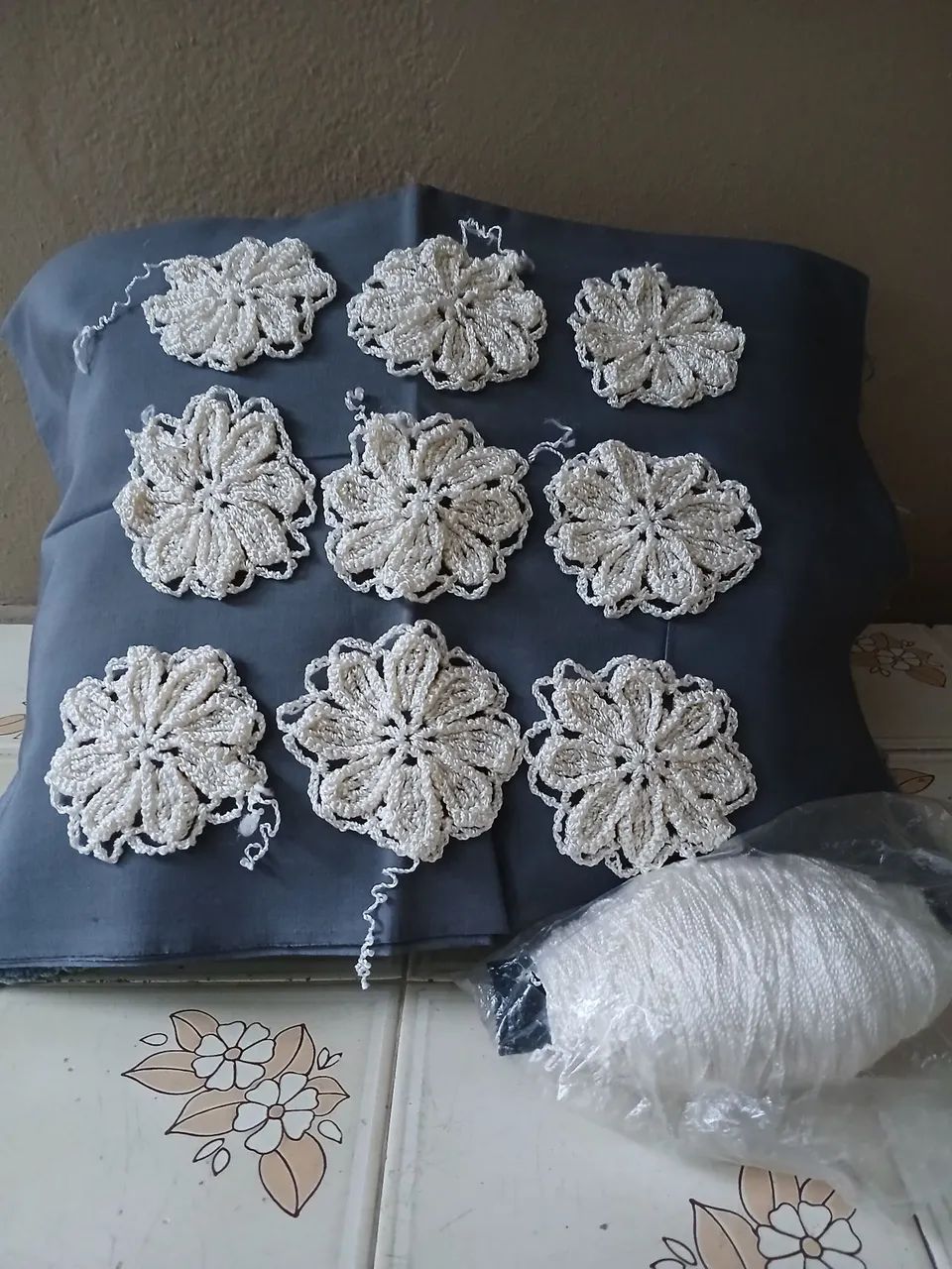 Rosas avulsas de crochê feitas à mão para artesão montar algum trabalho   - Foto 5