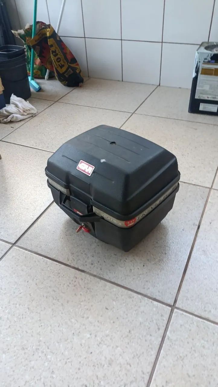 Baú give zero, completo pega em qualquer churraqueira !