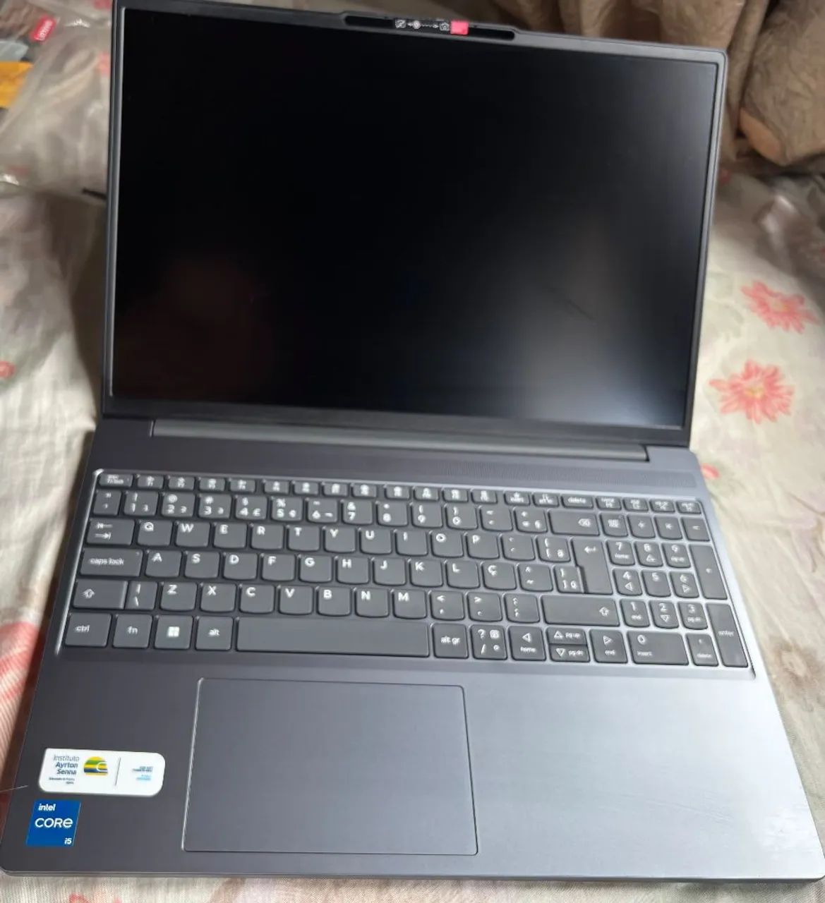 Vendo Notebook Lenovo IdeaPad Slim 3 - Foto 4