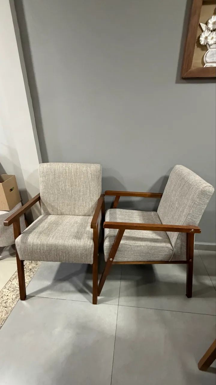 Duas Poltrona de madeira com linho  - Foto 3