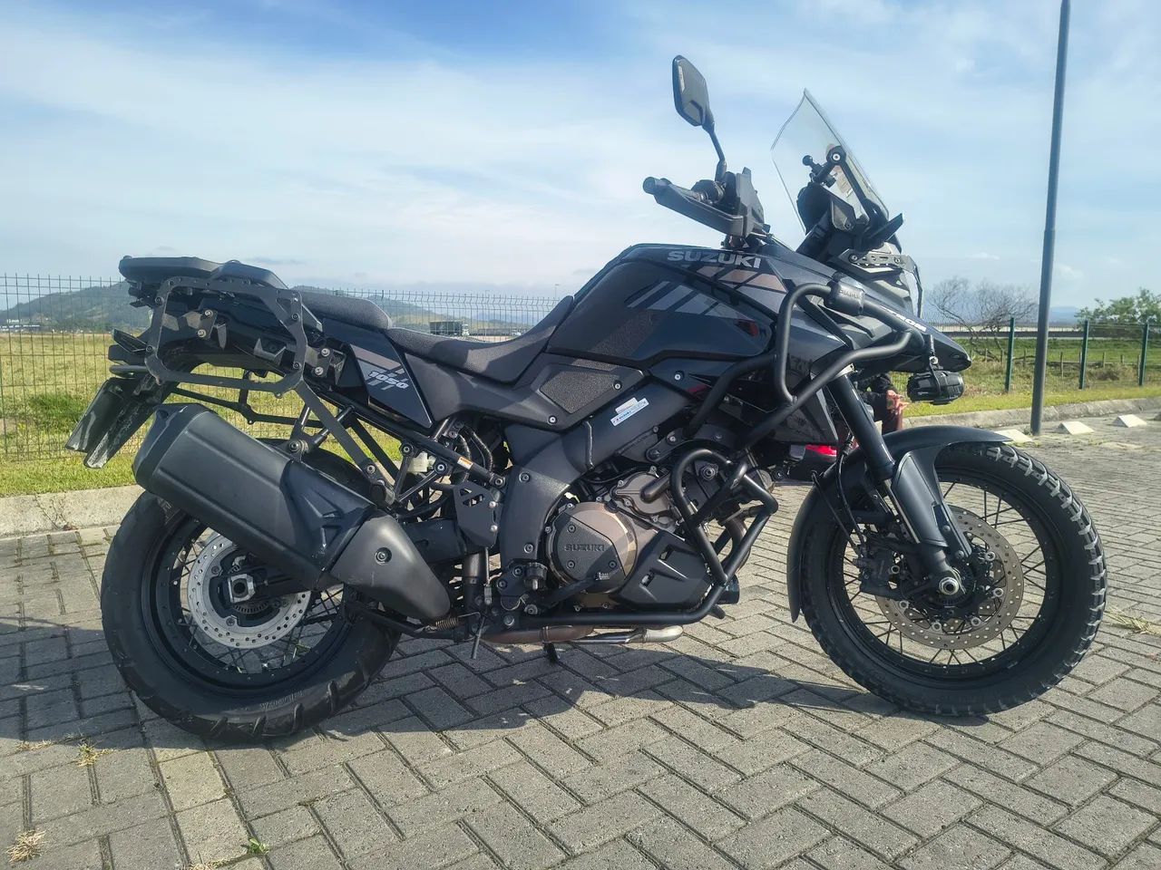Vendo Suzuki V-stron DL 1050xt - Foto 2
