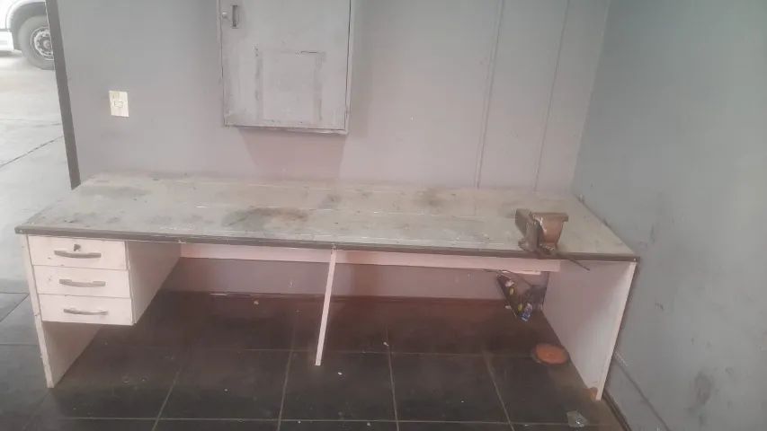 Mesa para oficina base ferro- 2,50x0,81 - Foto 2