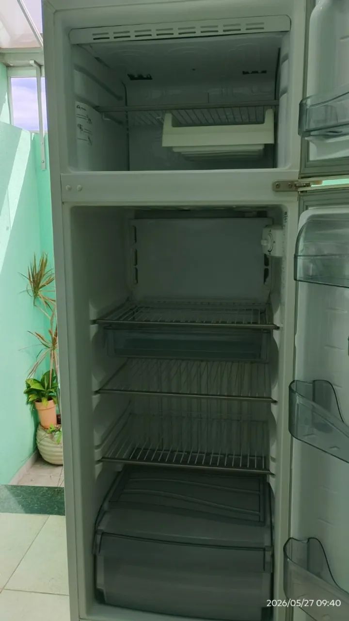 Geladeira Consul Biplex 360l - Foto 3
