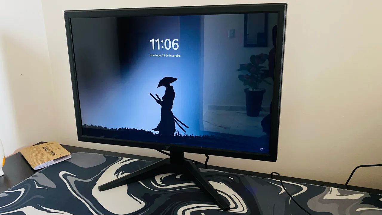 Monitor semi-novo 19 polegadas em perfeita estado. 