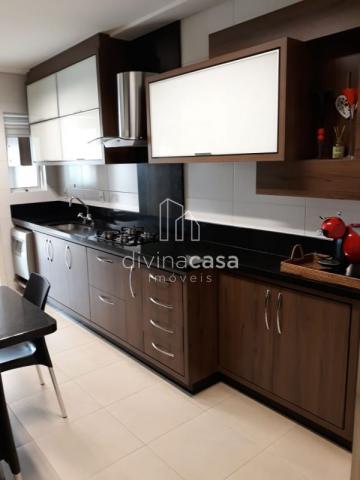 Lindo apartamento semi mobiliado, suite master mais duas suítes, em ótima localização! - Foto 14