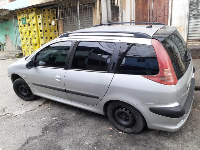 Pegeout 206 sw carro muito econômico e potente - Foto 4