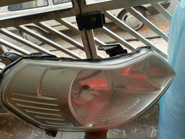Farol direito Suzuki sx4