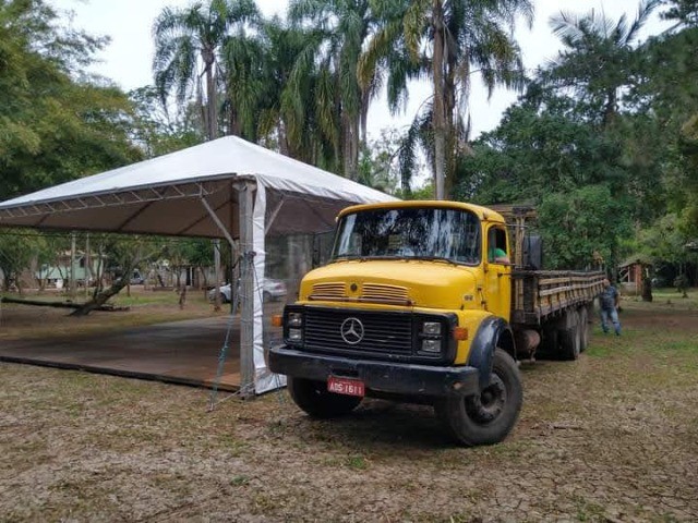 CAMINHÃO TRUCK 1313 CARROCERIA 9MT PNEUS,CARROCERIA,MOTOR,CAIXA E DIFERENCIAL OK