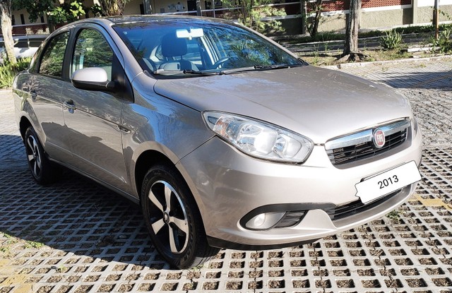 FIAT GRAND SIENA 1.4 ATRACKTIVE COMPLETO EXCELENTE ESTADO
