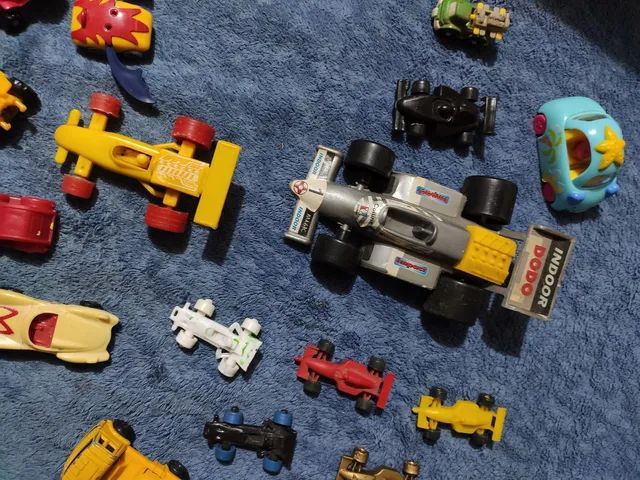 Lote de carrinhos antigos miniaturas hot wheels etc - Foto 4