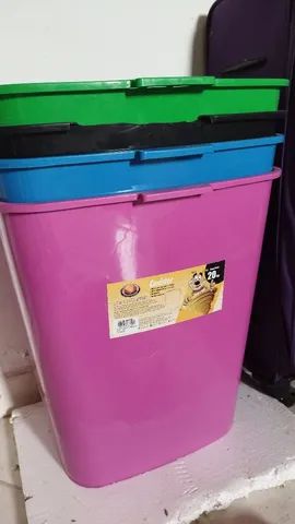 Pote resistente semi-novo p/ ração ou o que desejar 