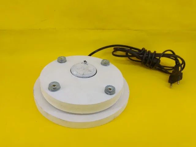 Base giratória elétrica em Mdf para bolo e expositor -23cm p/ 15kg 110volts - Foto 3