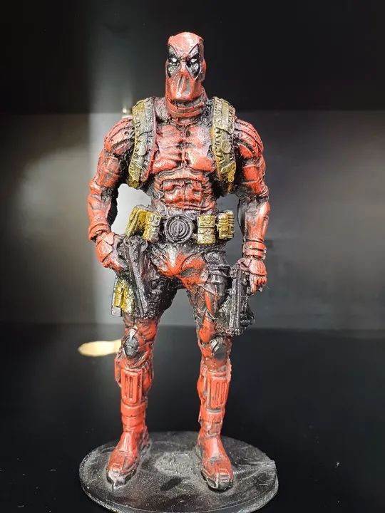 Boneco Deadpool - Coleção Resina 20cm