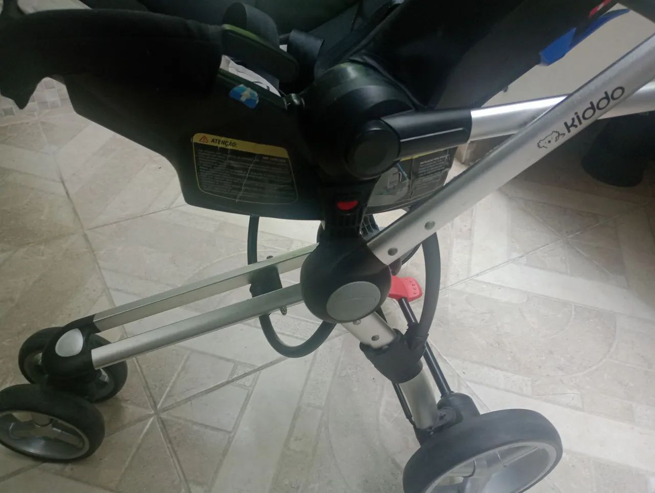 Carrinho de bebê Kiddo + bebê conforto  - Foto 3