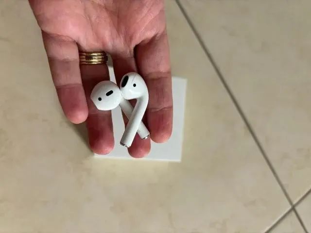 Apple AirPods 2a Geração - Foto 3