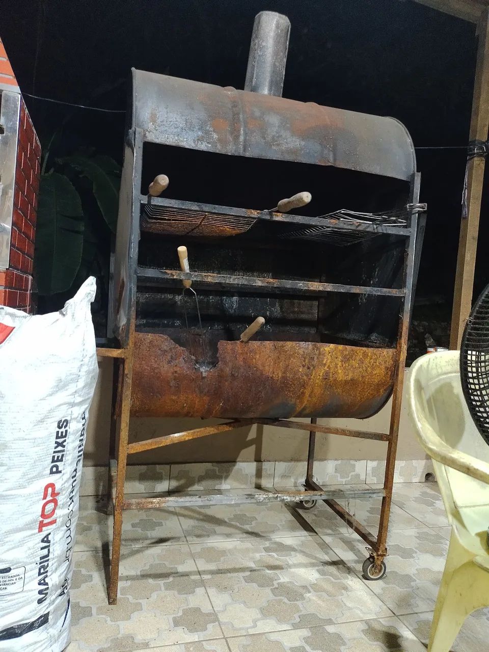 Churrasqueira usada a venda
