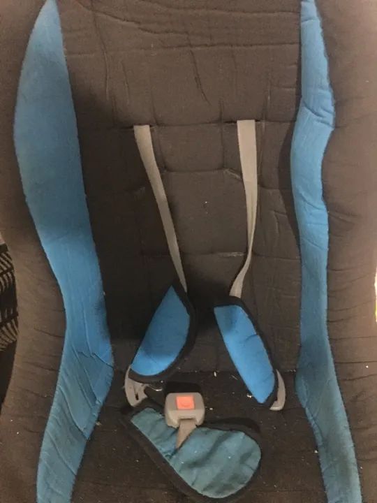 Cadeira de bebê e carinho de bebe