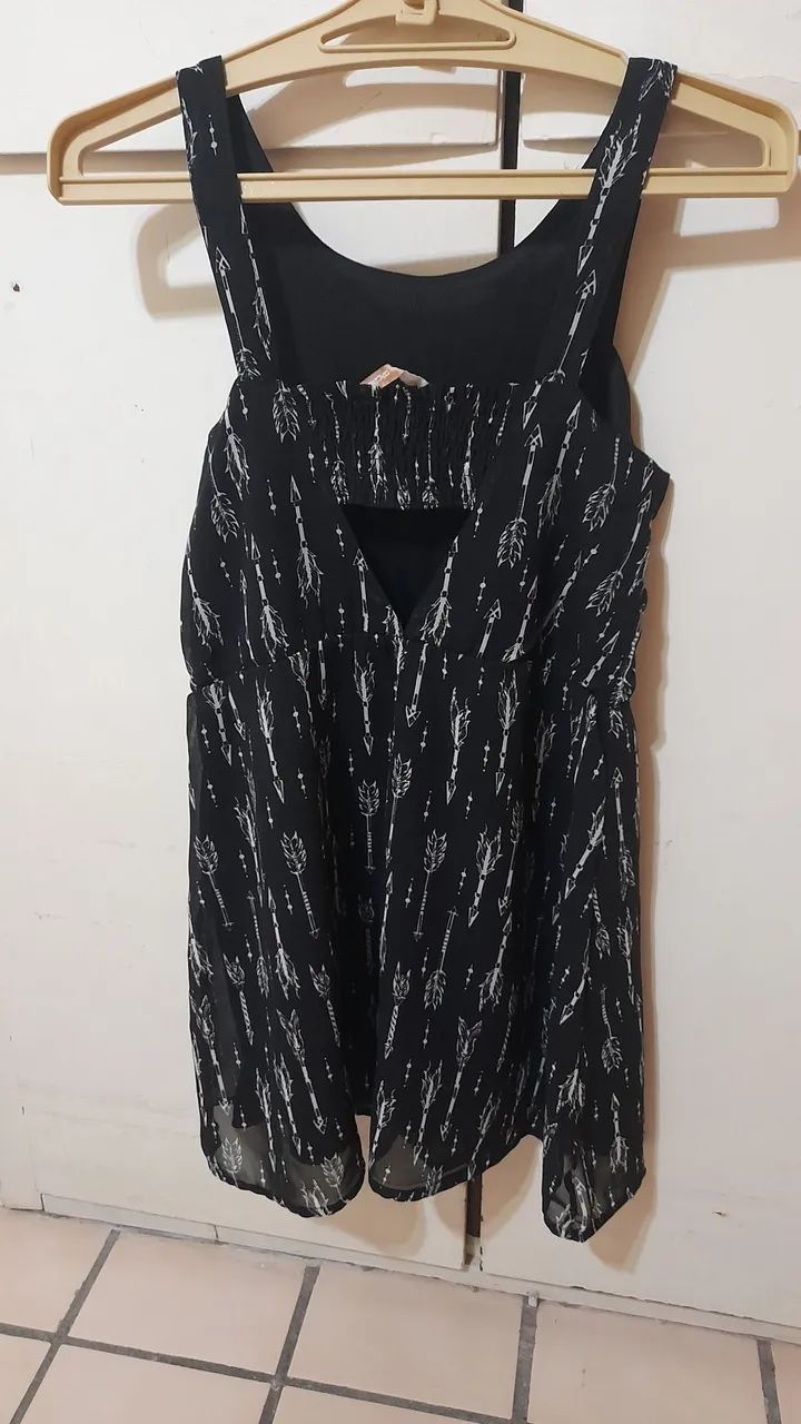 Vestido Preto com Estampa de Flechas - Foto 2