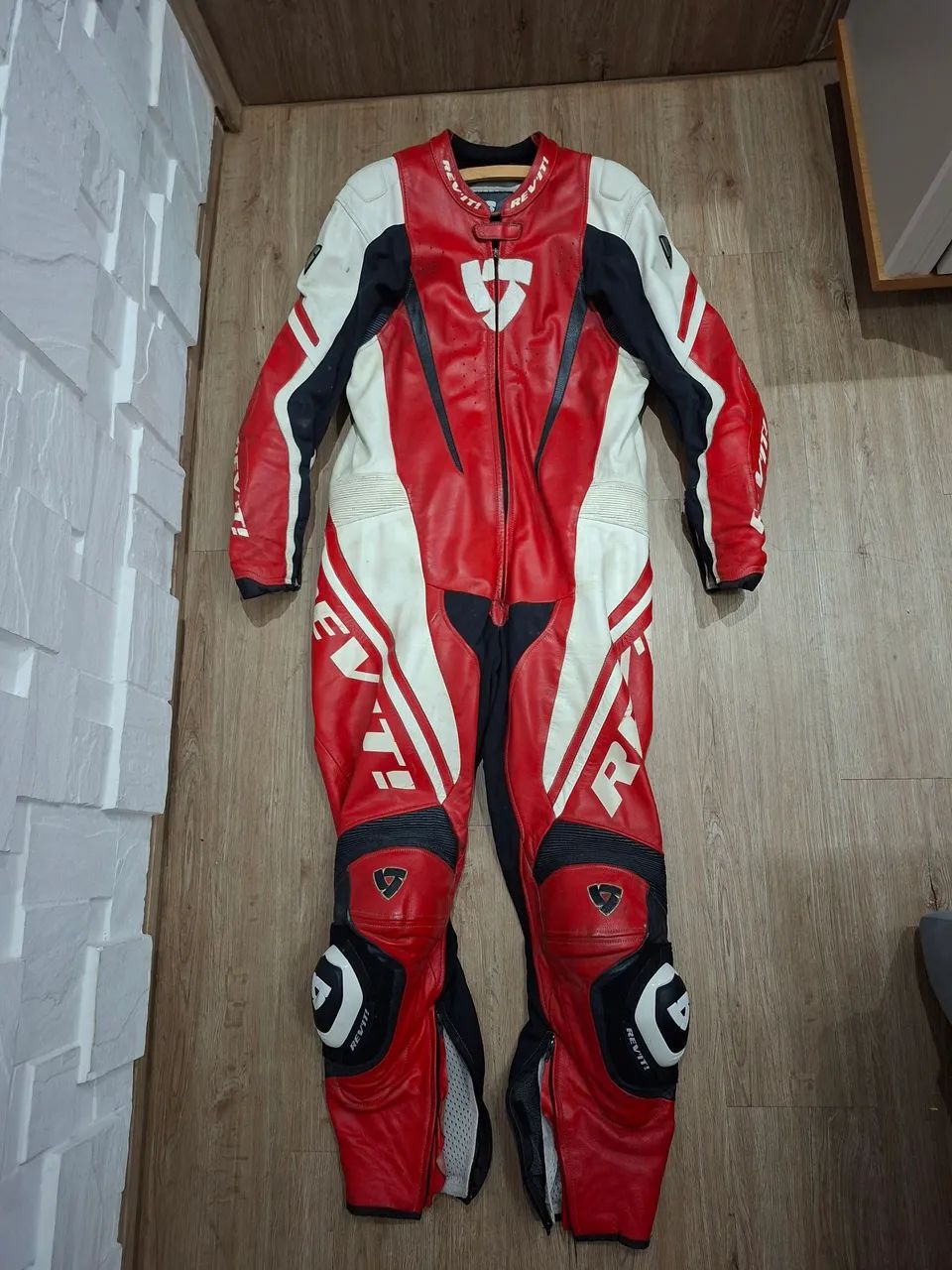 Kit motociclista Macacão de Couro Rev'it para Motociclista