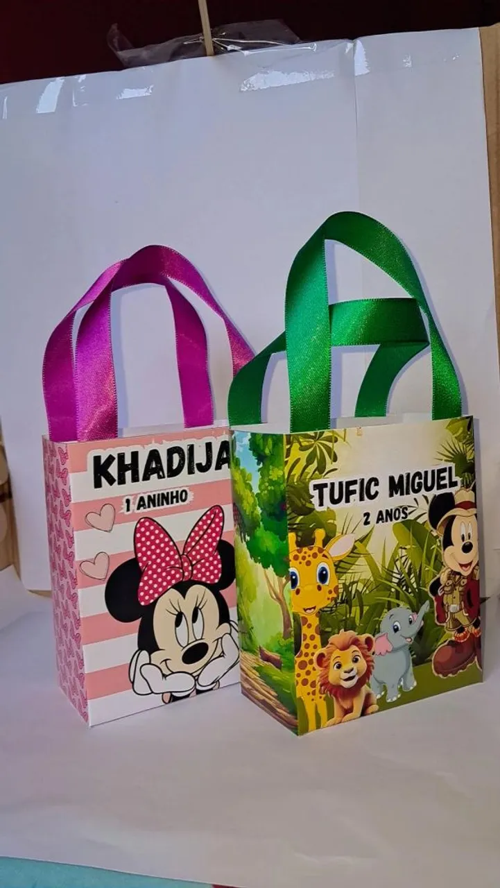 25 sacolinhas personalizadas por 70 reais 