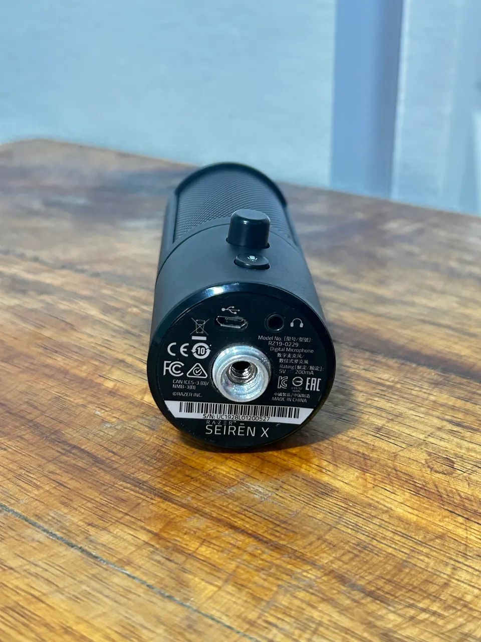 Microfone de mesa Razer Seiren X com braço articulado  - Foto 3