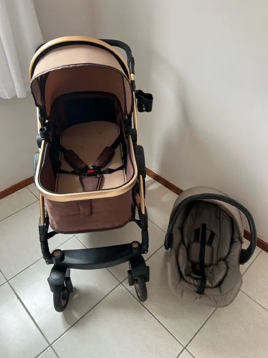 Carrinho de Bebê MARAVILHOSO E IMPECÁVEL com bebê conforto 