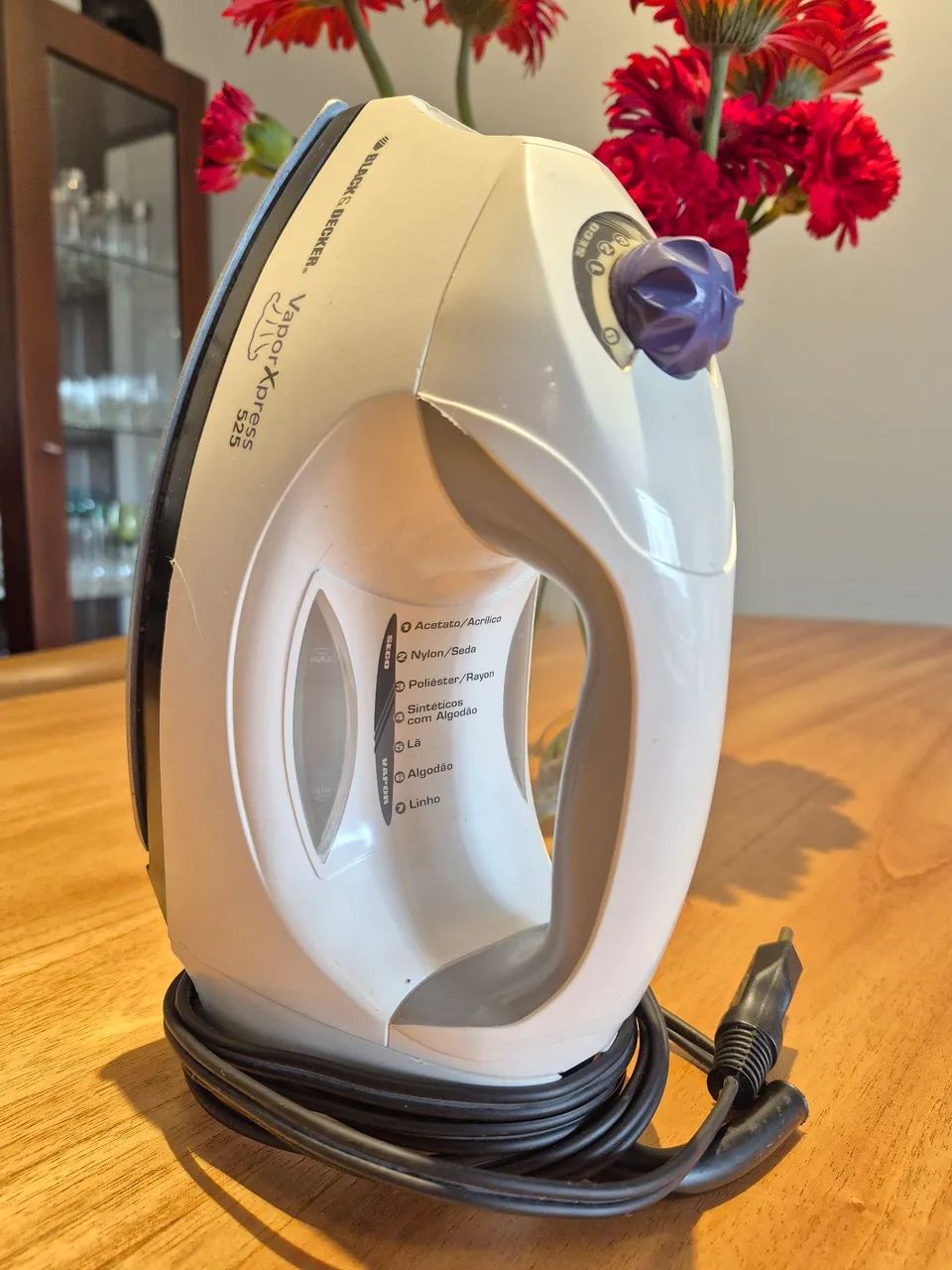 Ferro de Passar Roupa - Black&Decker - Foto 2
