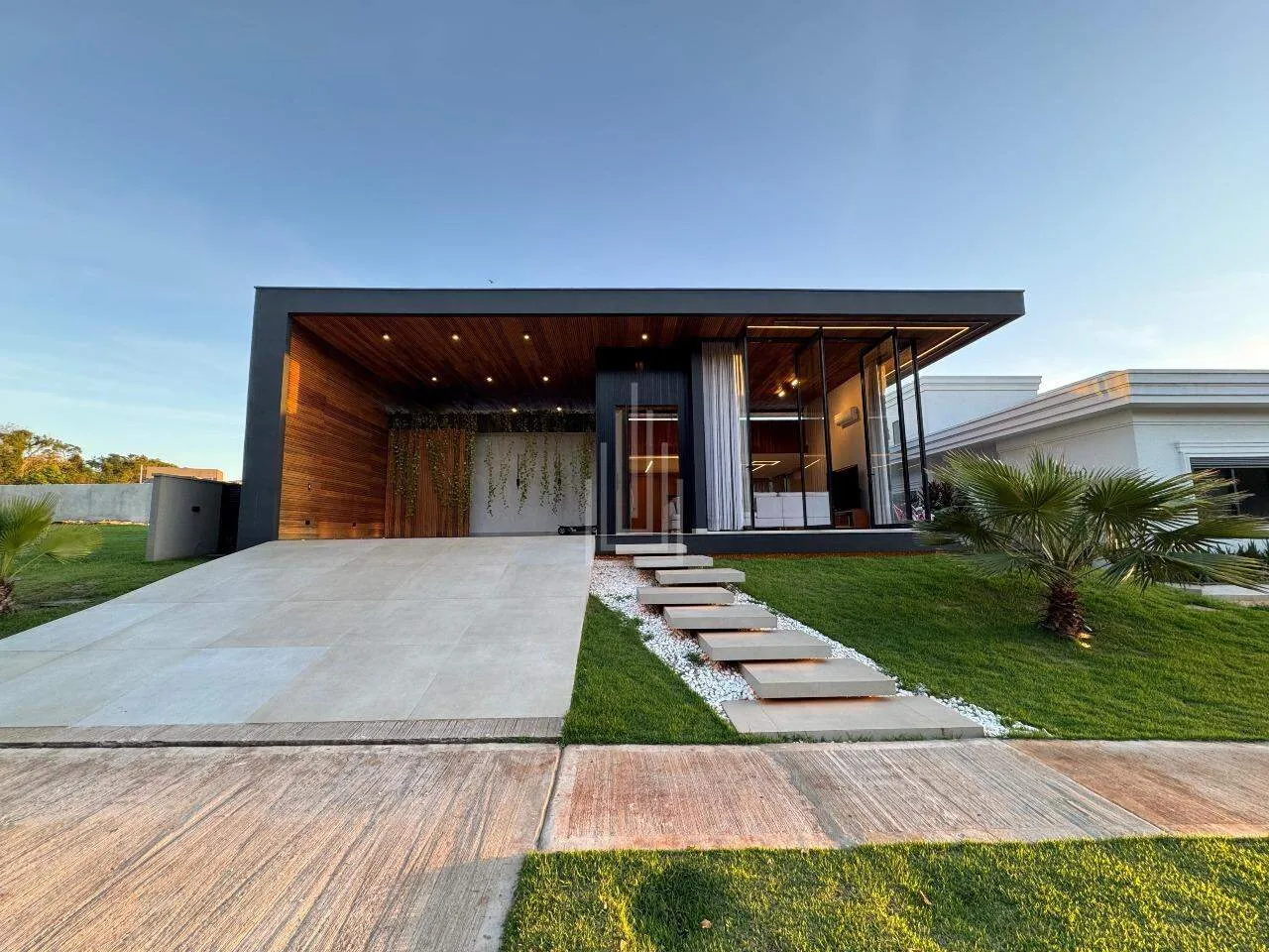 Casa Térrea à Venda no Condomínio Royal Falls Yacht Foz do Iguaçu/PR