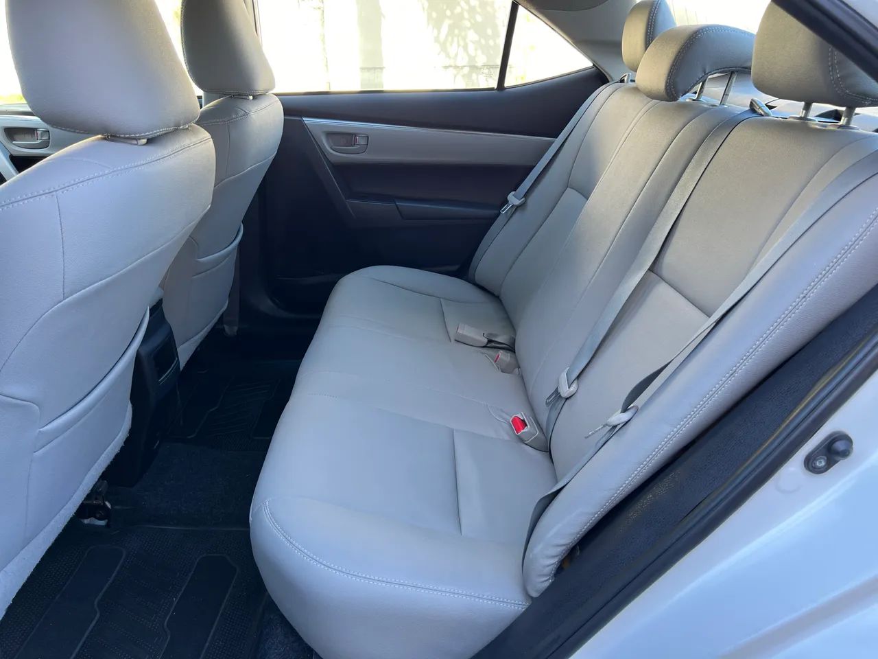 Toyota Corolla GLI 1.8 Aut. 2017/Financ próprio/Leia o anúncio  - Foto 7