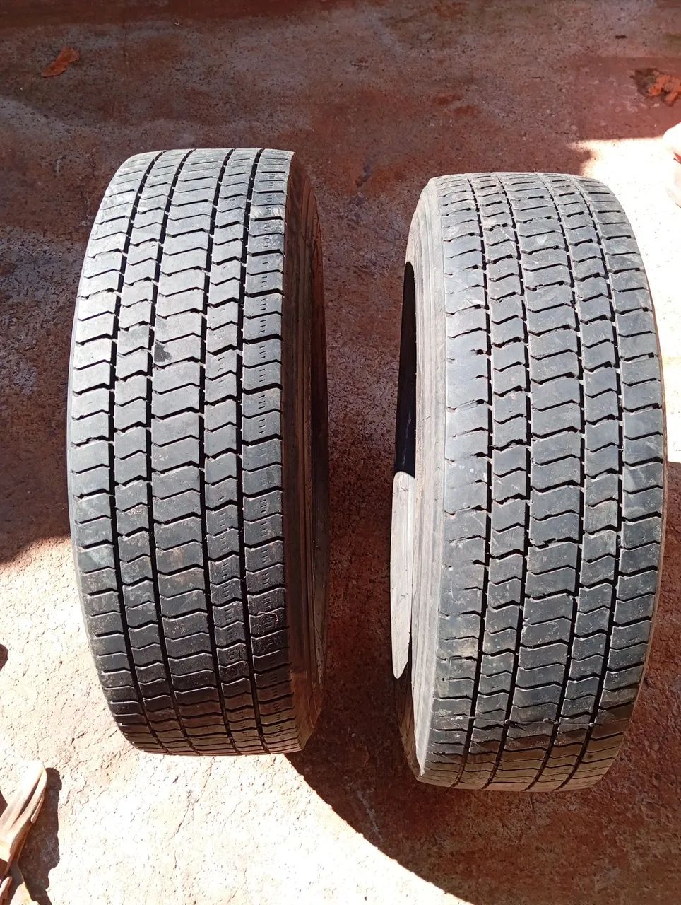 Pneus para caminhão235/75R17