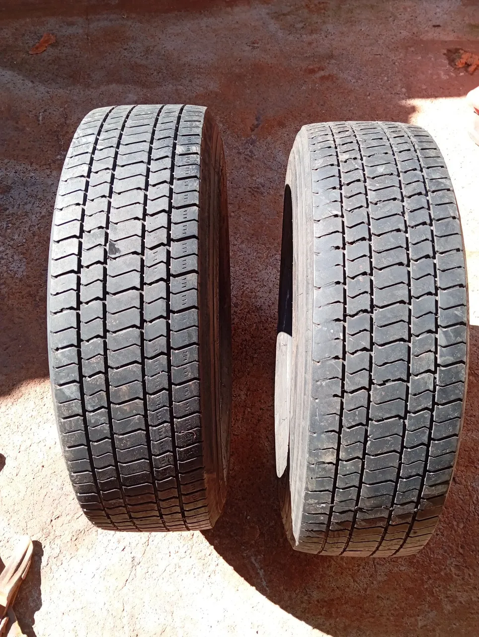 Pneus para caminhão235/75R17