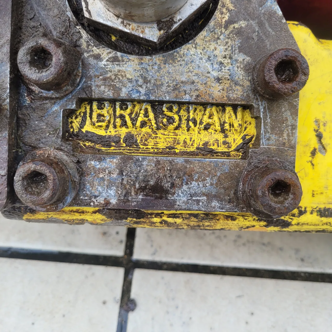 Furadeira industrial Brastan furadeira de trilio a gasolina motor Honda