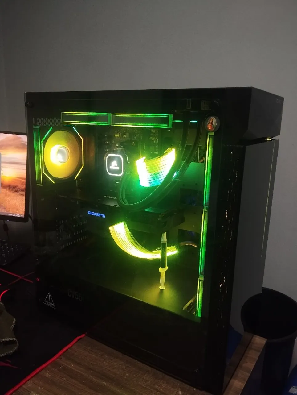 PC Gamer Ryzen 7 3800x, RX 5600x OC