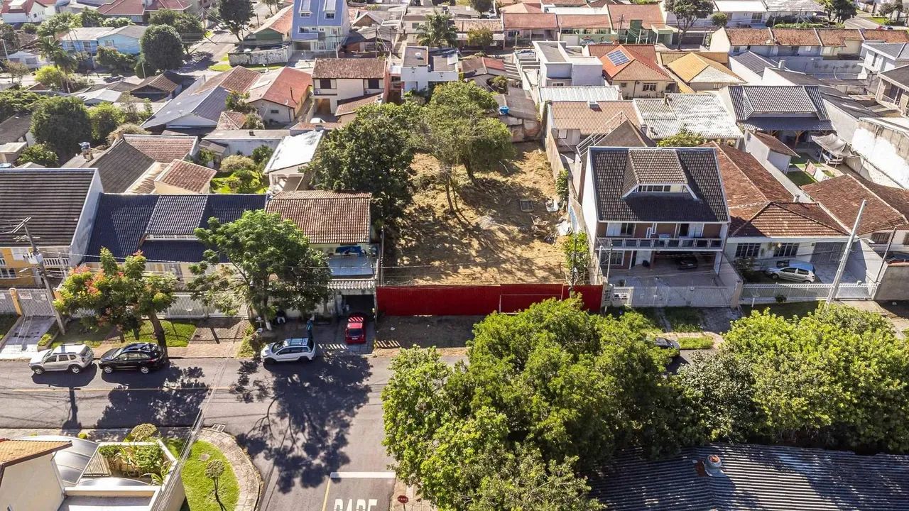 Terreno à Venda em Novo Mundo - Curitiba/PR