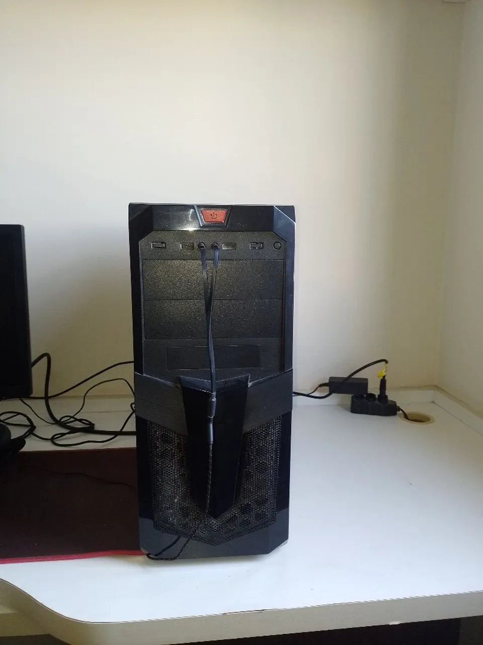 PC Gamer - Gabinete com Design Moderno