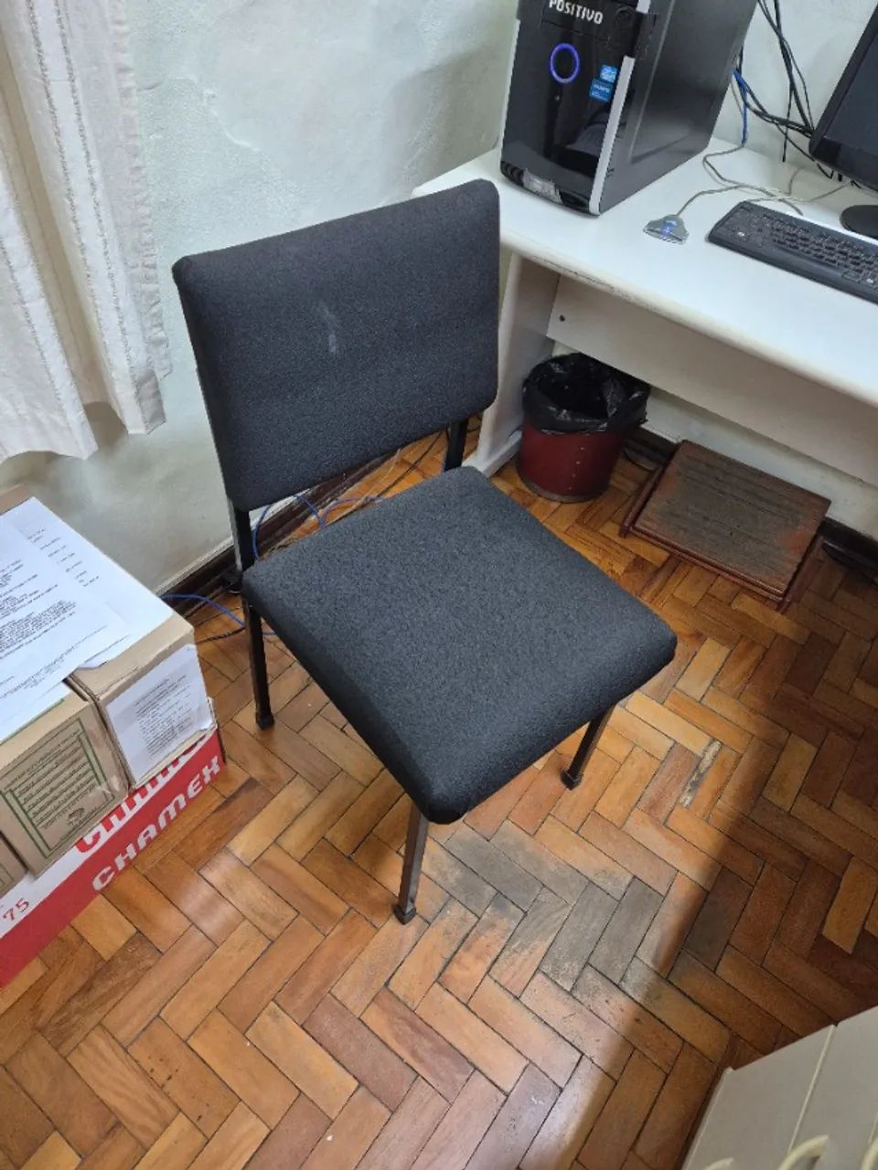 Cadeira de escritório - sem rodinhas - Foto 2