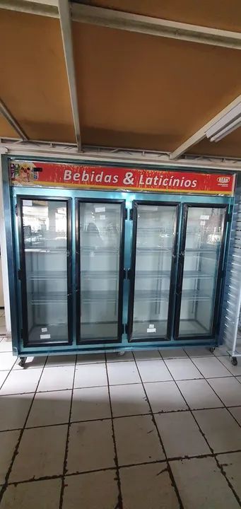 Refrigerador Expositor 4 Portas para Comércio