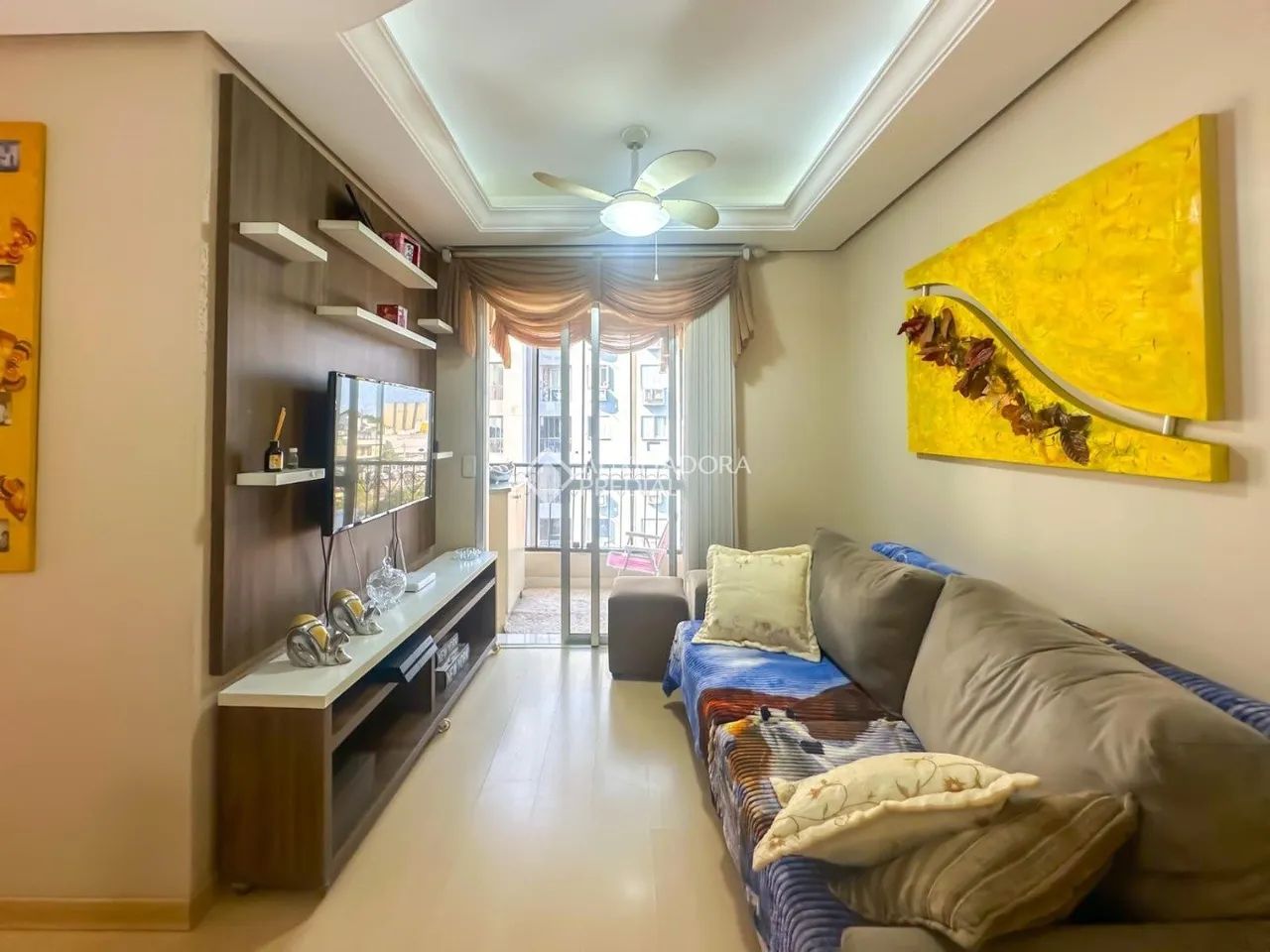 Apartamento mobiliado com 3 quartos, bairro - Porto Alegre