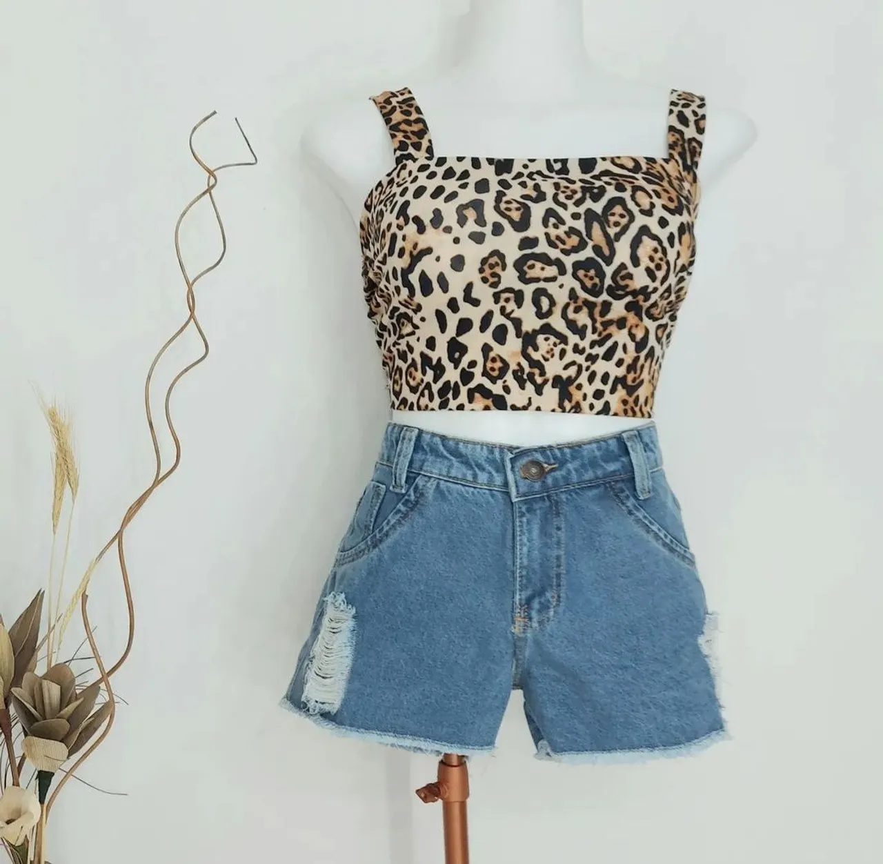 ROUPAS NOVAS VÁRIAS MARCAS POR 20 REAIS