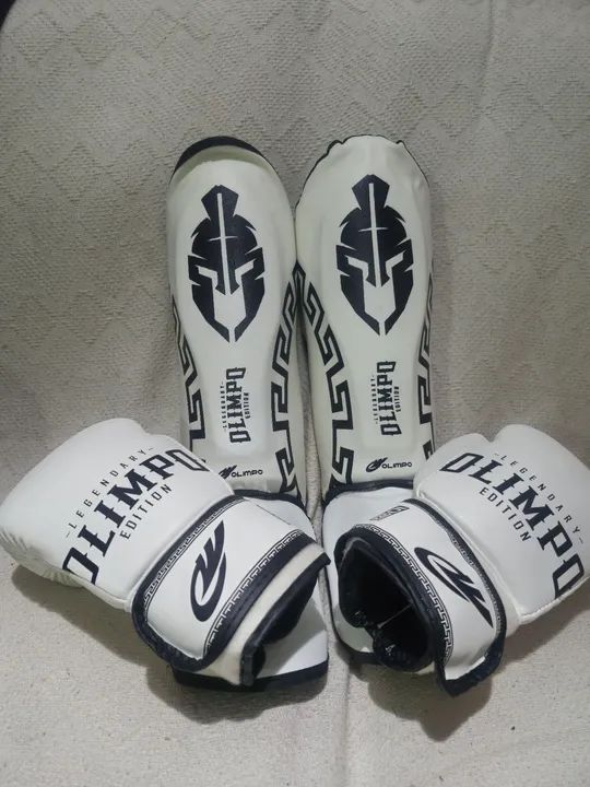 Kit Luva e Caneleira Olimpo Muay Thai Kick Boxing