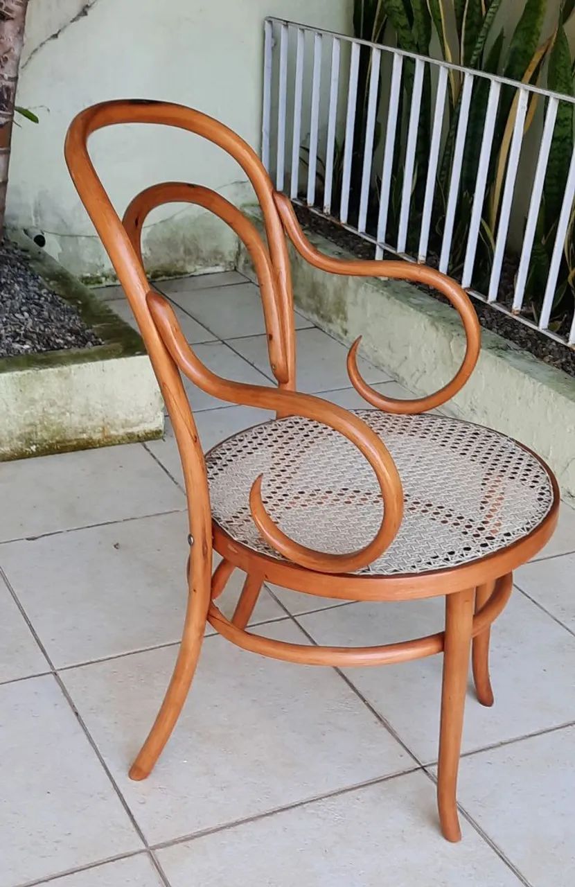 Bela Poltrona Thonart modelo Thonet - Foto 2