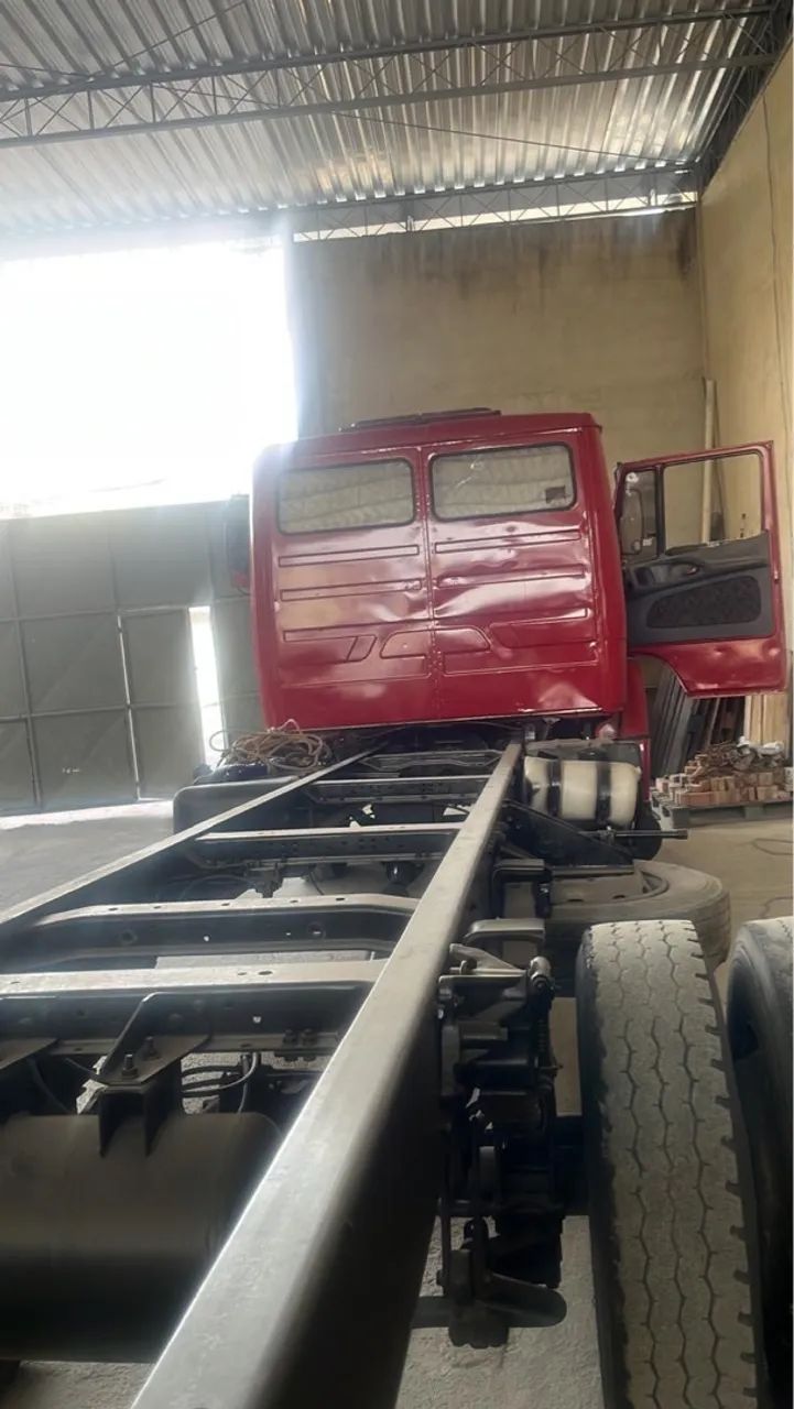 Caminhão 1318 - Foto 2