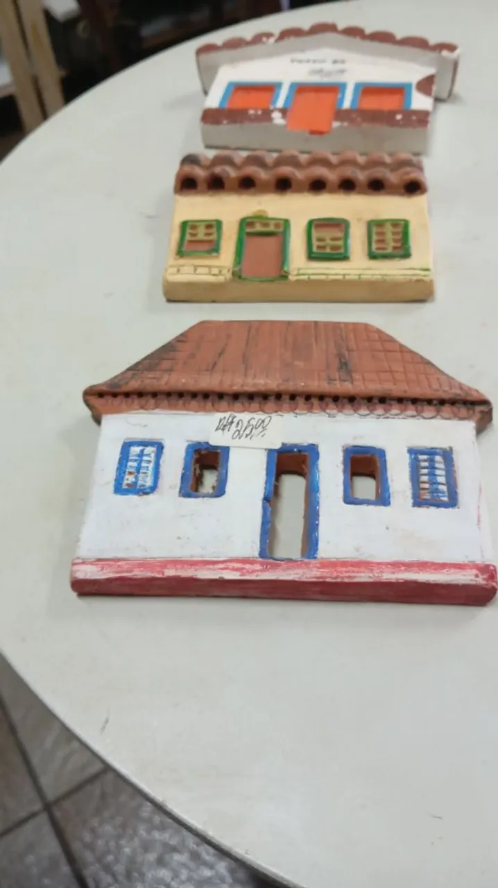 Casinhas de cerâmica decorativas