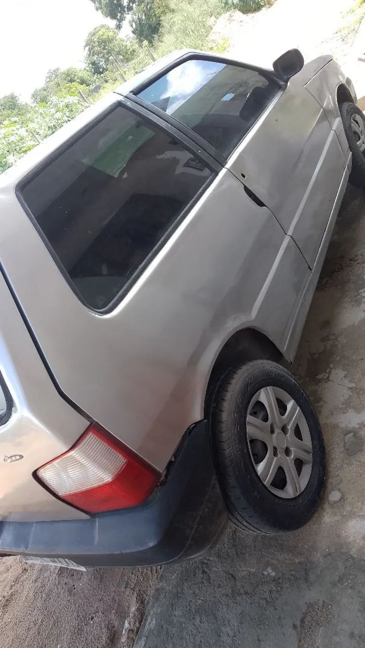 Vende-se um Fiat uno 2006 motor novo com a pintura boa r$ 9000