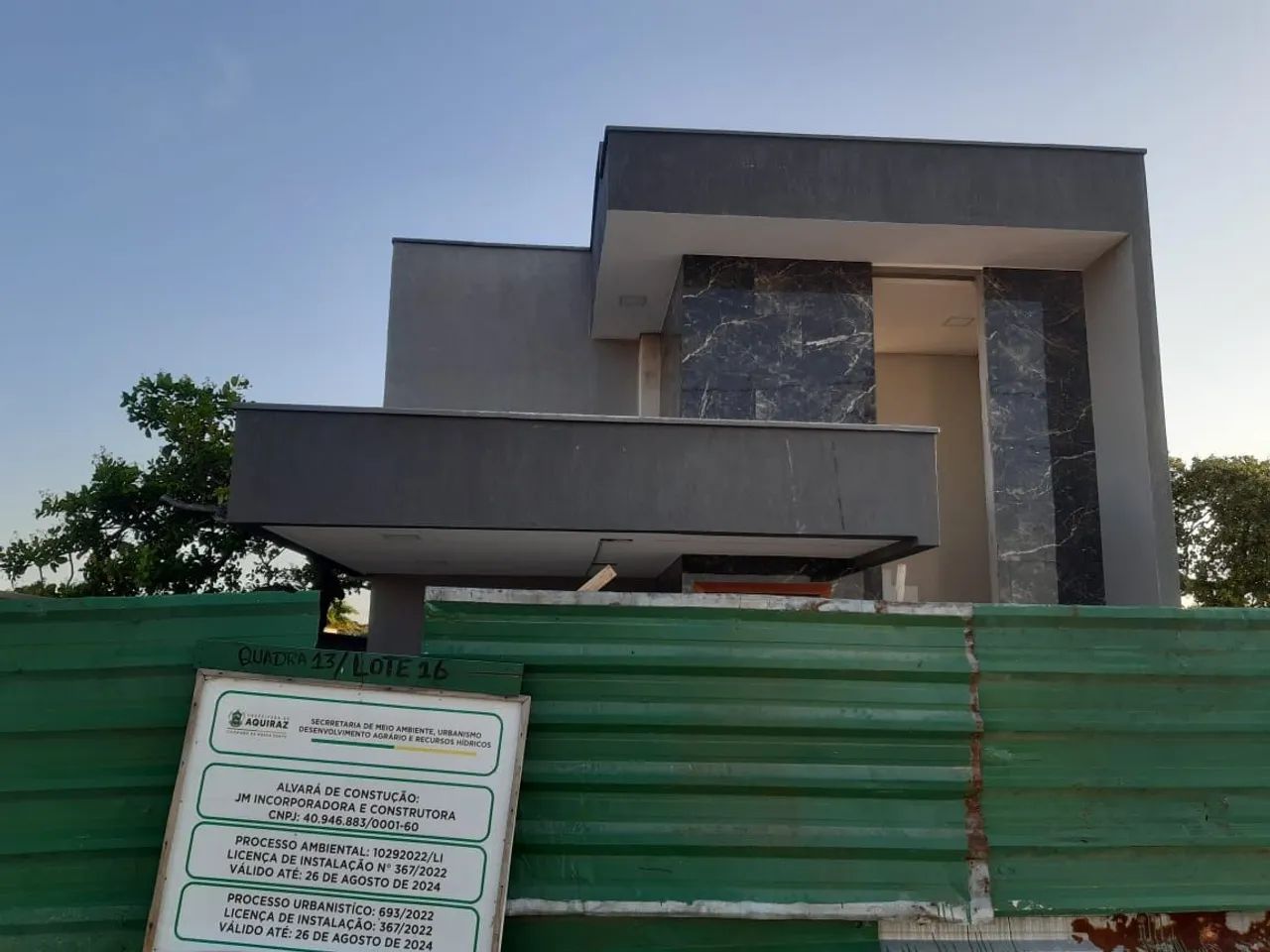 Mestre de obra empreiteiro com equipe  - Foto 4