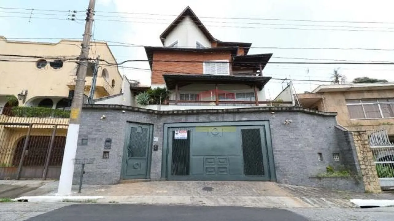 Sobrado no Jardim São Bento próximo Av. Braz Leme com 5 suítes 8 vagas 650m²