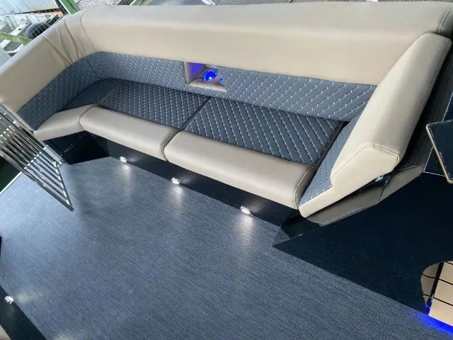 Pontoon Trimarã 100% Alumínio Sem Uso Zero p/ 15 Pessoas - Foto 11