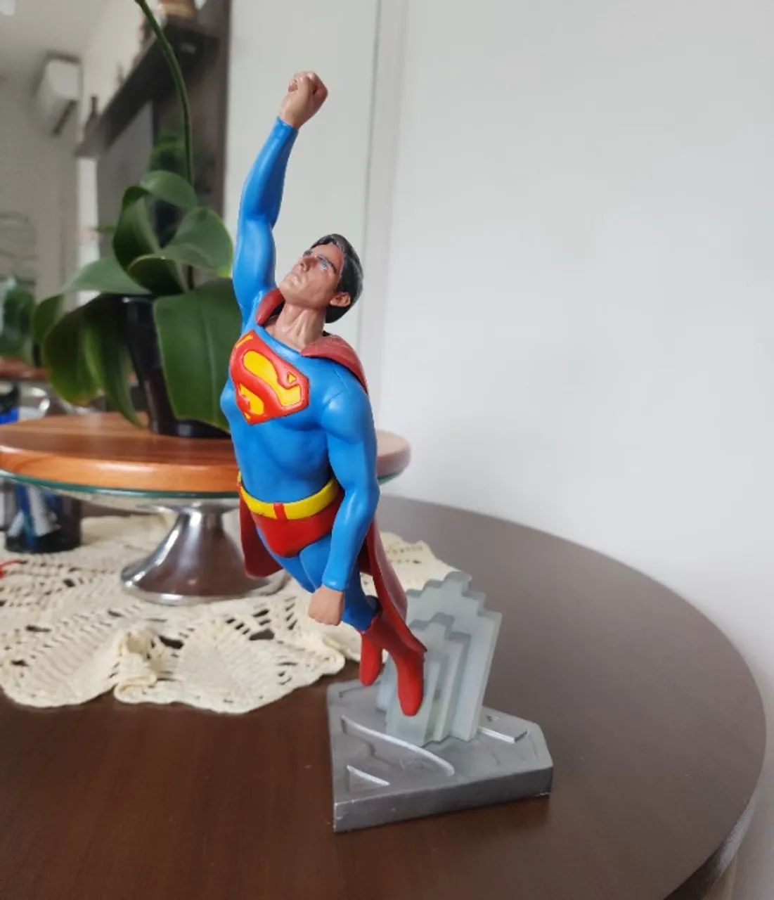 Superman Voando Estátua 35cm Christopher Reeve
