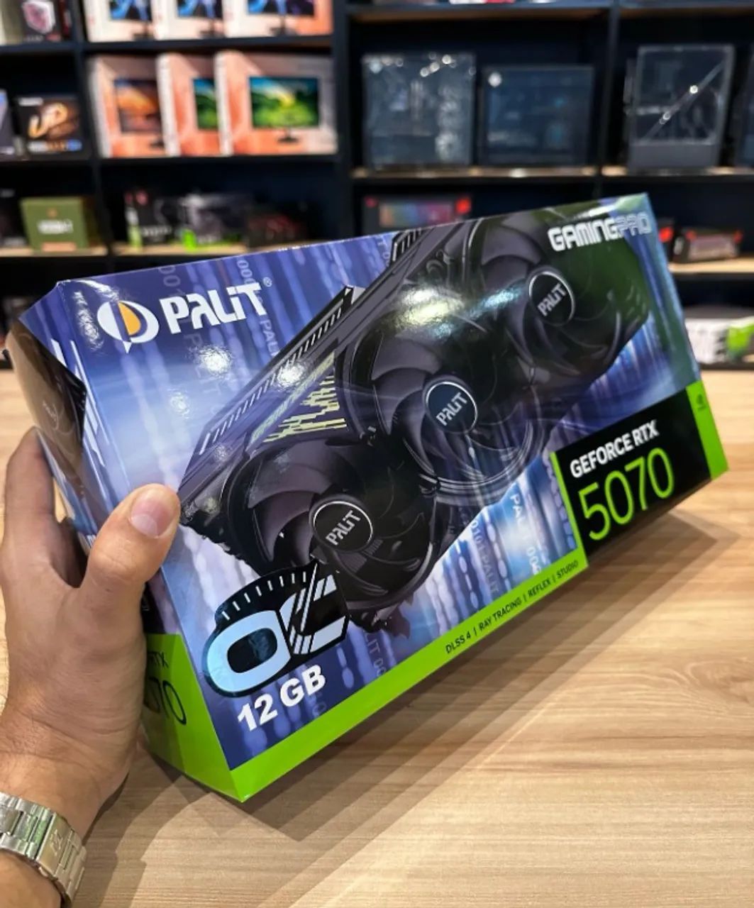 Placa de vídeo RTX 5070 GamingPro OC NVIDIA GeForce, 12GB - Nova lacrada (loja física) - Foto 4