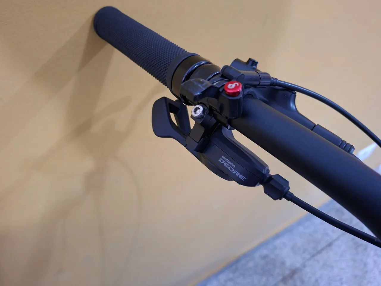 Bike MTB First (tam. XL - 21) Shimano Deore 20v Suspensão à Ar - Foto 5
